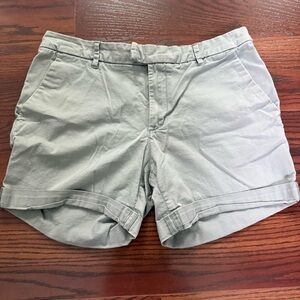H&M L.O.G.G Women’s Mid-rise Cuffed Casual Bermuda Shorts Green Khaki/Army Green